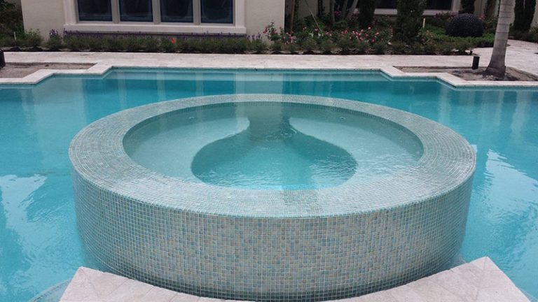 Swimming Pool Service to Maintain Your Pool